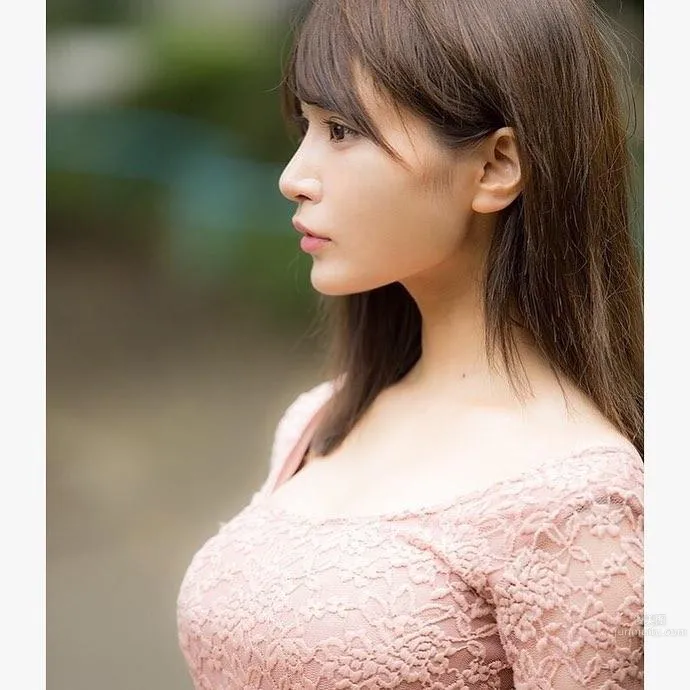 日本妹子似鳥沙也加 浴場裡驚見美若天仙 19