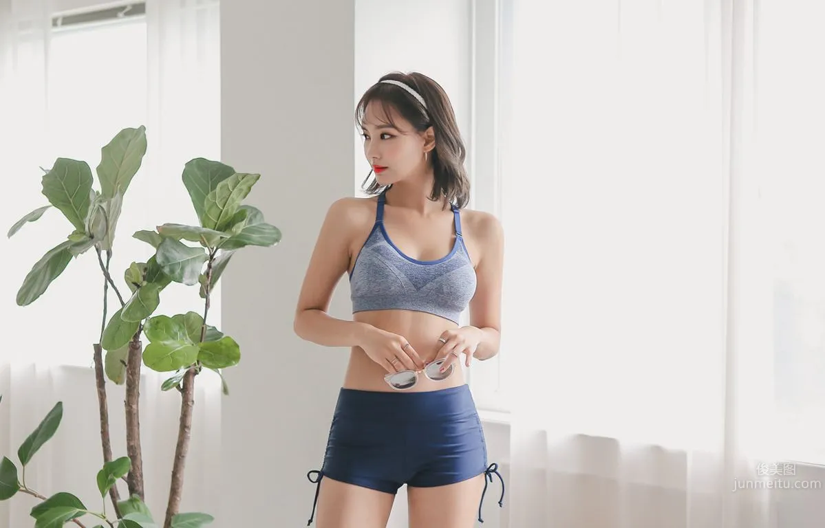 Korean Model Yeonjieun maybeach Casual Wear Series 5 photo 57
