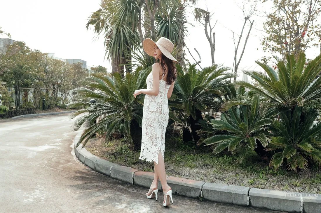 Park Da Hyun - Elegant Long Dress Photo Collage photo 18