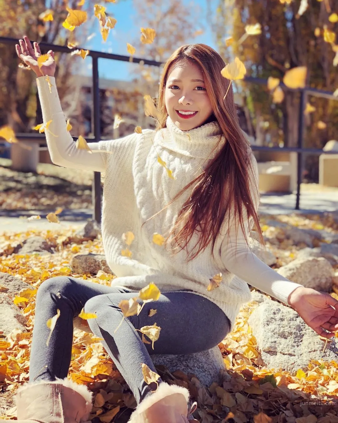 Hot Beauty Iris Huo, Alluring from a Wicked Angle photo 27