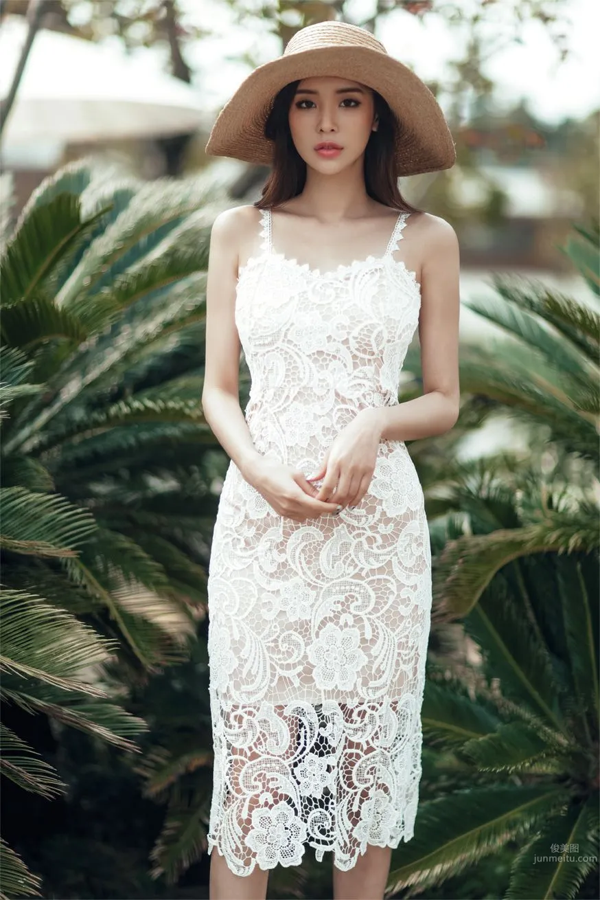 Park Da Hyun - Elegant Long Dress Photo Collage photo 25