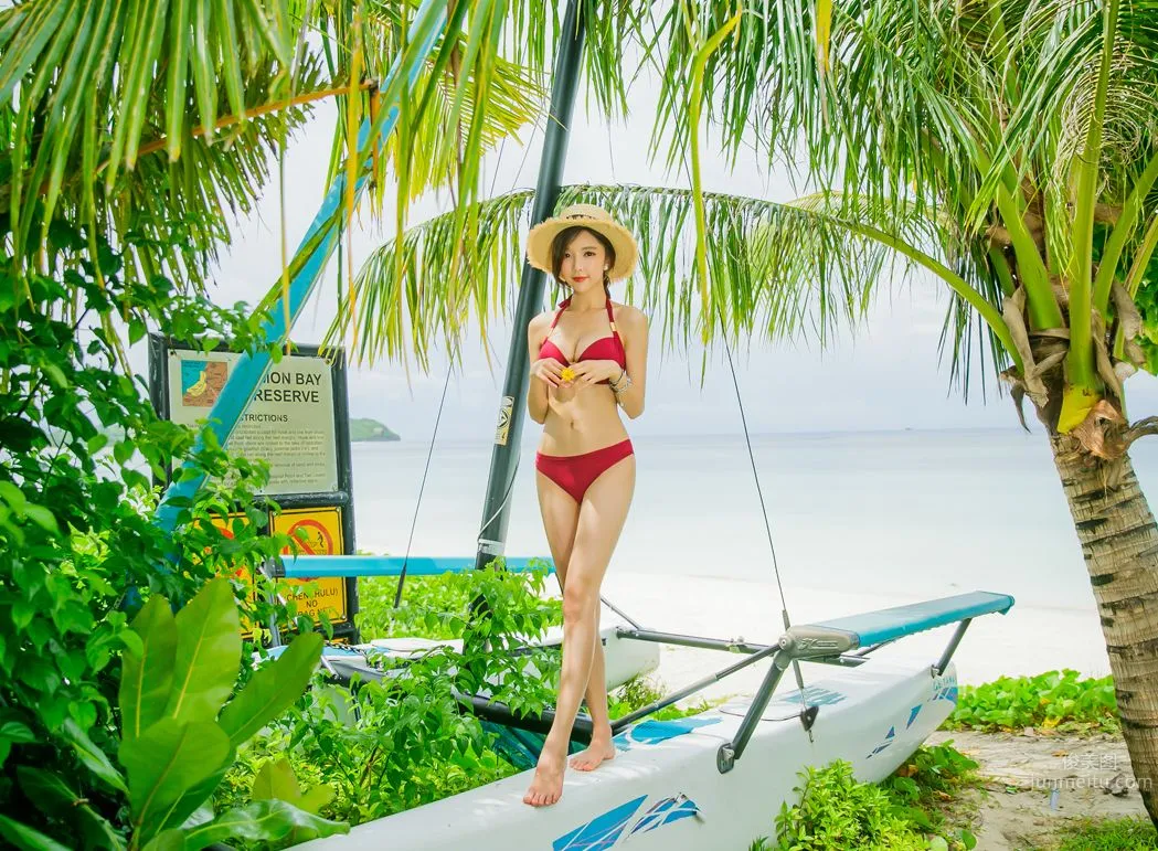 Park Soo Yeon - 2017 Swimwear Series Collection One photo 19