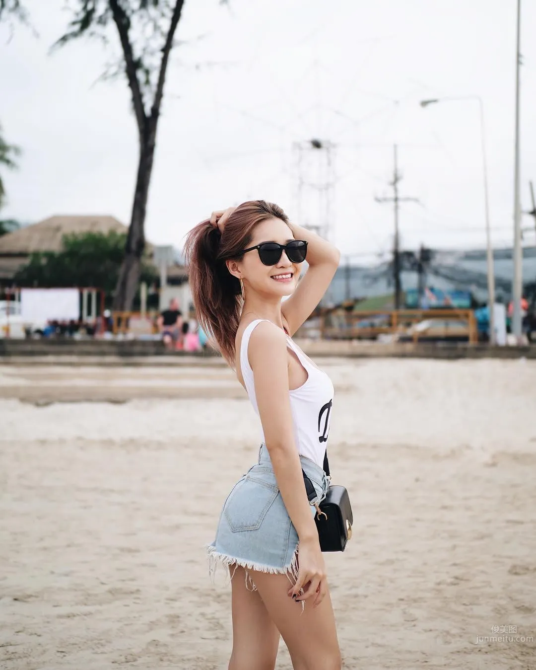 Full of Fanservice! Super High Quality Beach Girl, Great Figure and Very Tempting photo 27