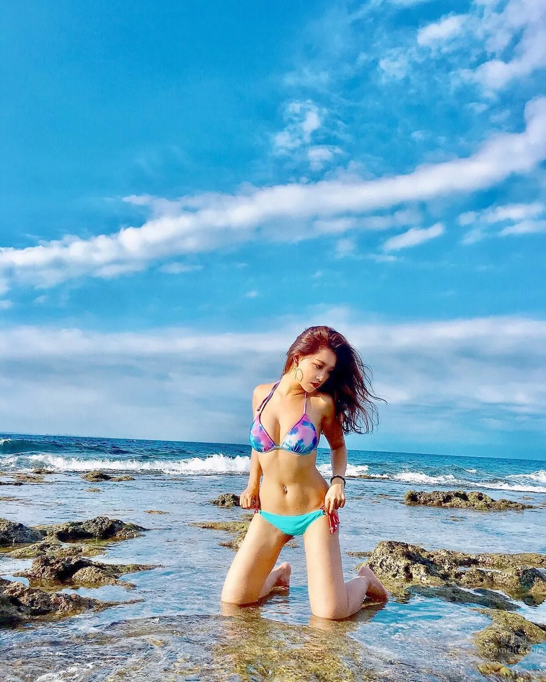 China Airlines Flight Attendant Beauty Kiona Swimsuit Unleashes Fierce Figure photo 5