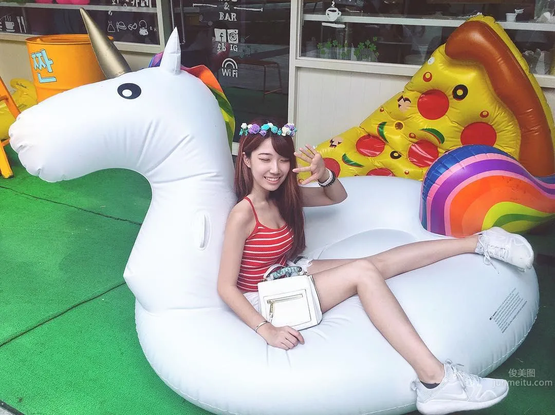 Taiwan Female Anchor Liao Zixuan, Dance Major Soft Girl with a Good Figure photo 25