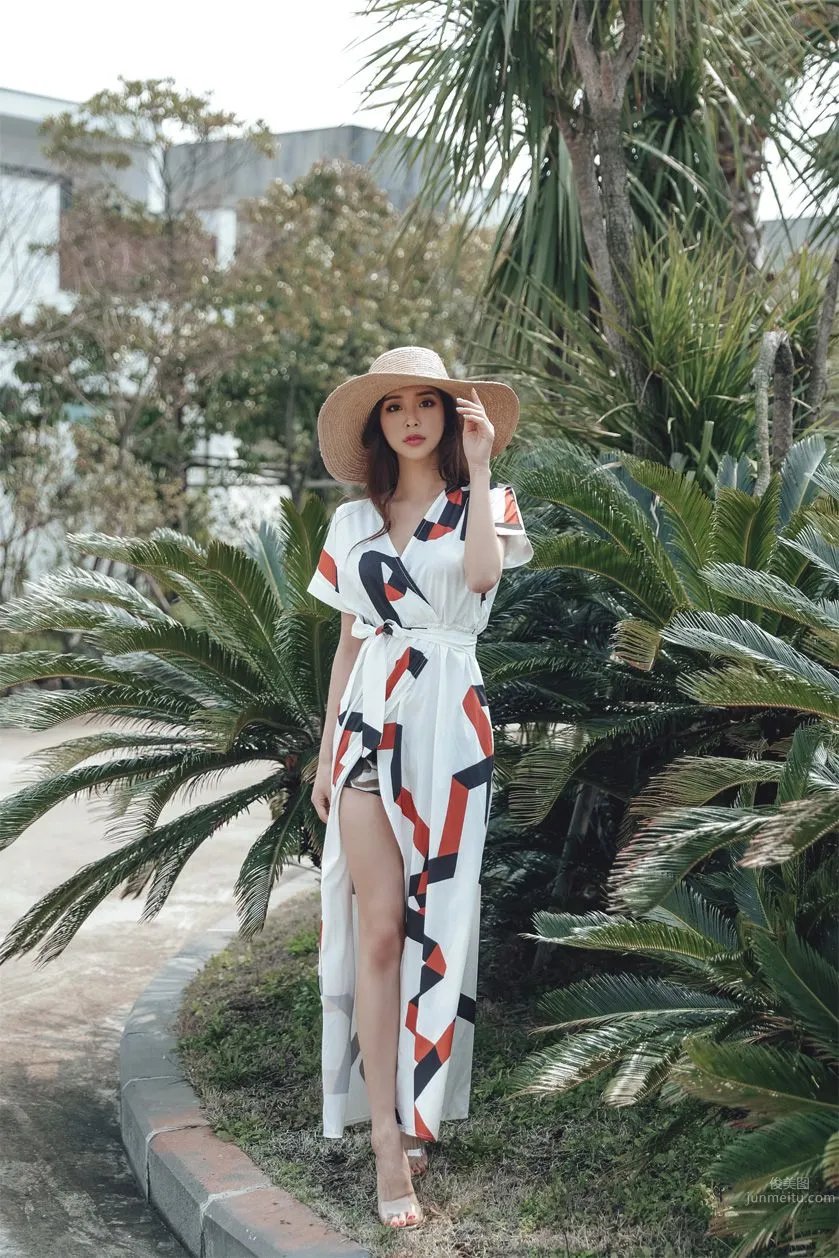 Park Da Hyun - Elegant Long Dress Photo Collage photo 77