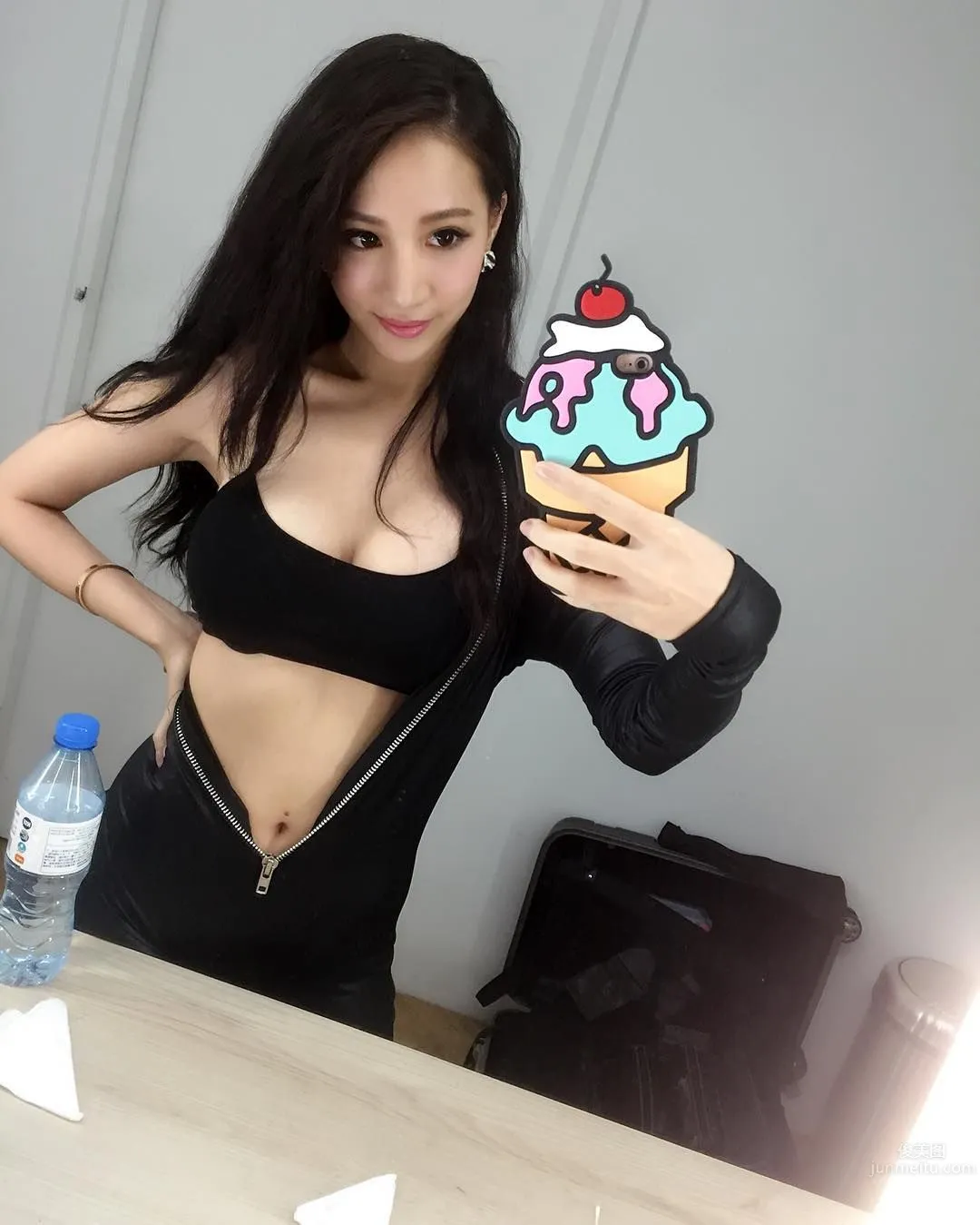 Sunny Lin - The Past Gone Like Smoke, Her Sexiness Returns photo 2