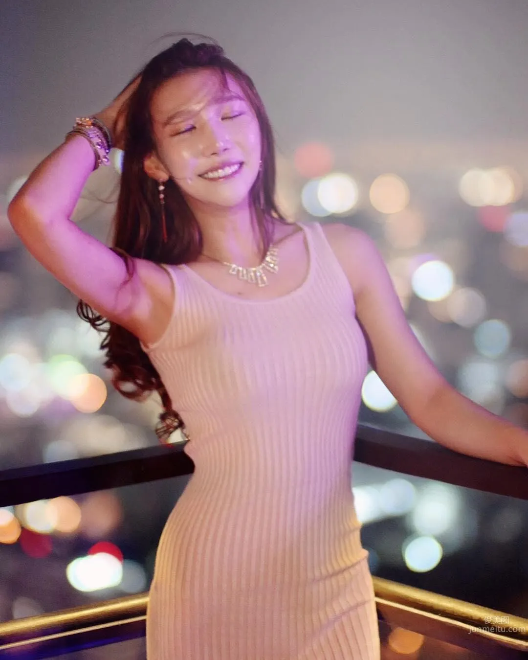 So Hot! South Korean Racing Girl Dominseo, Ant Waist in One Hand photo 10