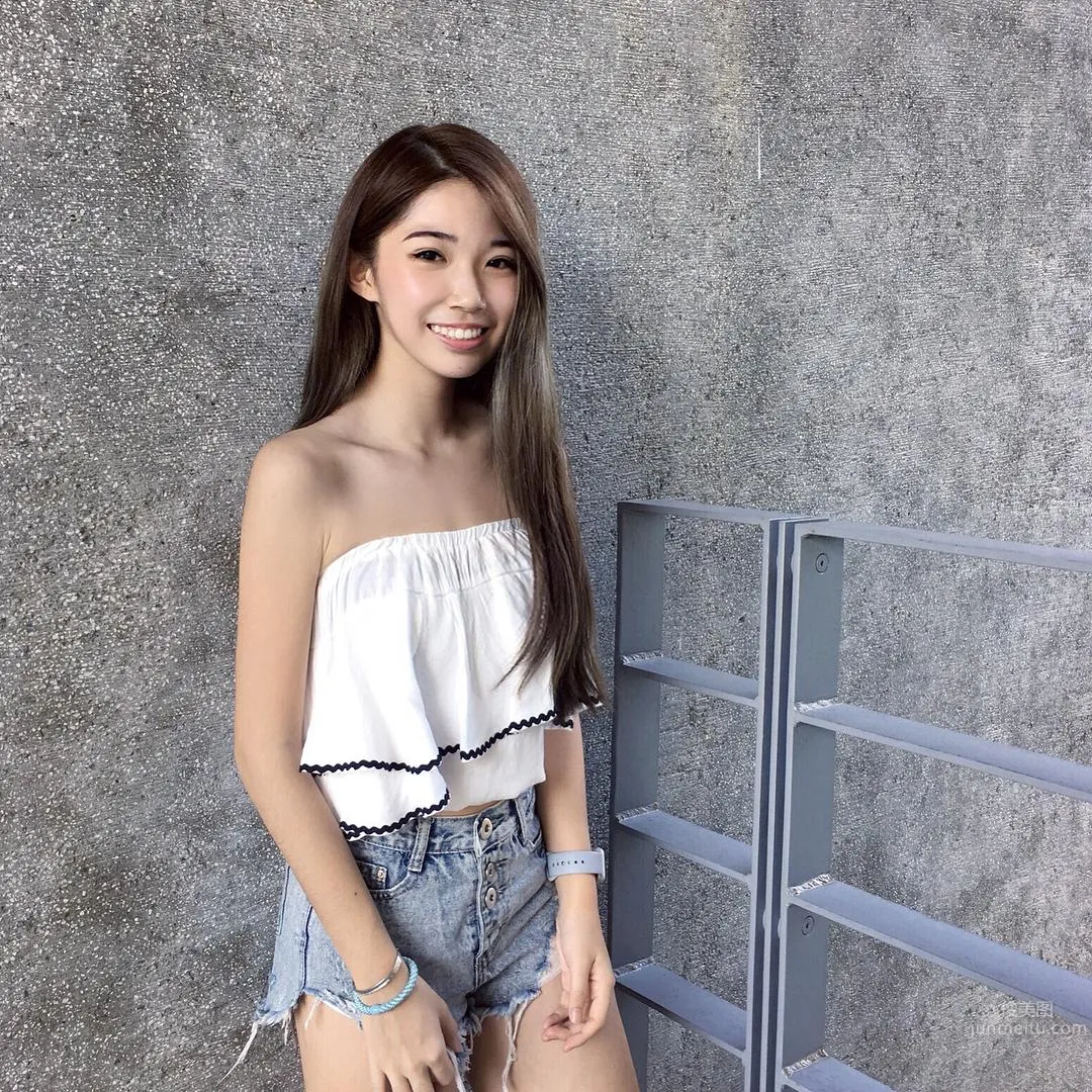 Taiwan Female Anchor Liao Zixuan, Dance Major Soft Girl with a Good Figure photo 35