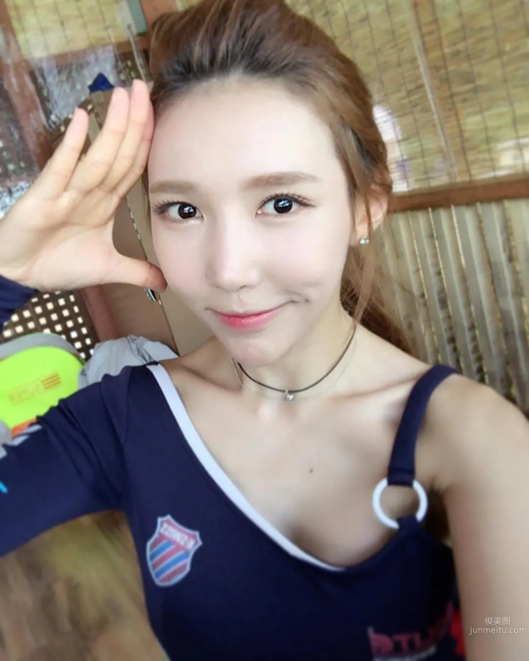 So Hot! South Korean Racing Girl Dominseo, Ant Waist in One Hand photo 1