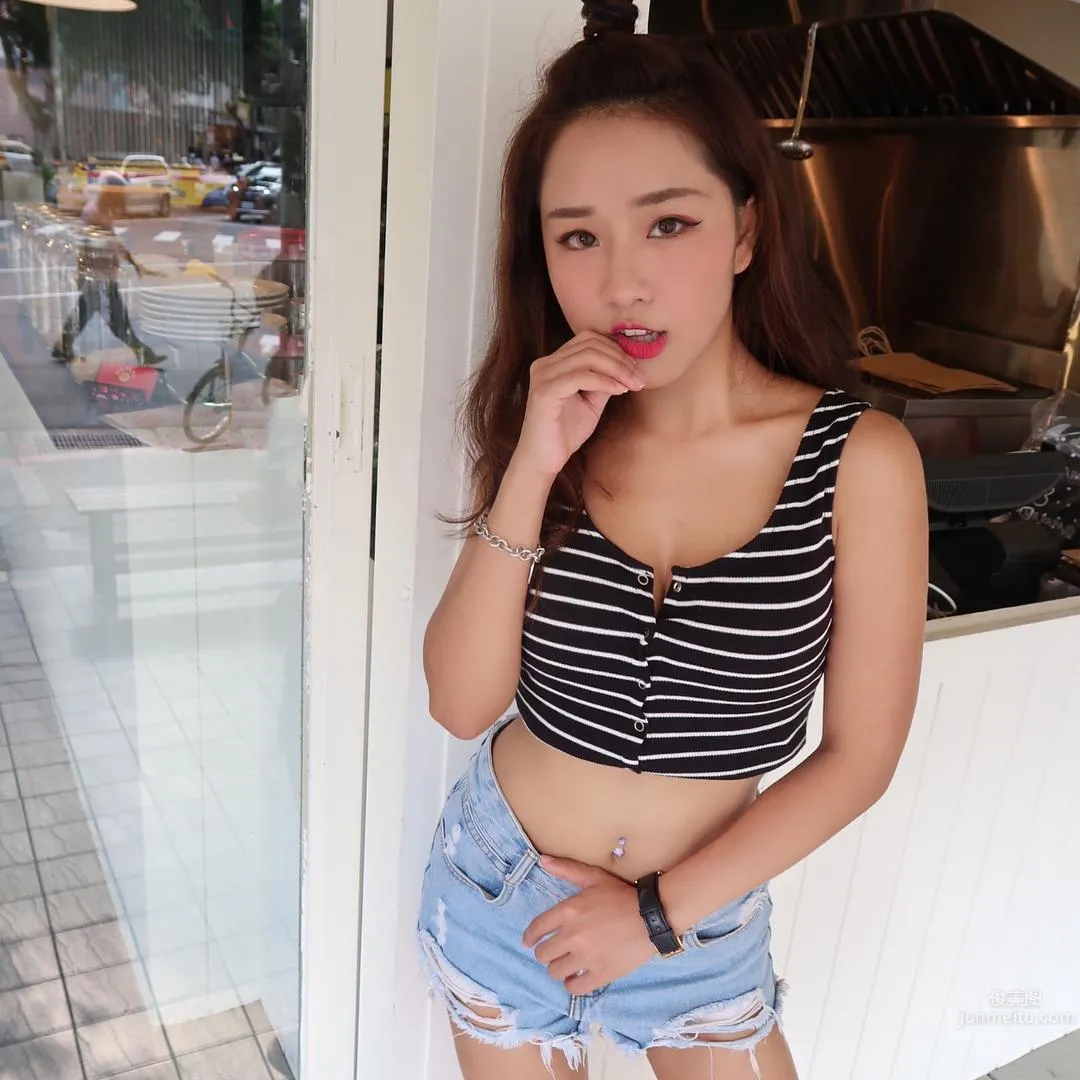 China Airlines Flight Attendant Beauty Kiona Swimsuit Unleashes Fierce Figure photo 18