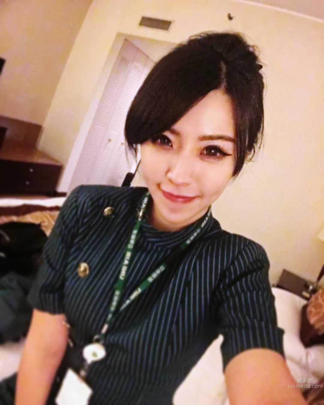 超电眼长荣空姐孙嘉霙 微笑小酒窝让人神魂颠倒_2