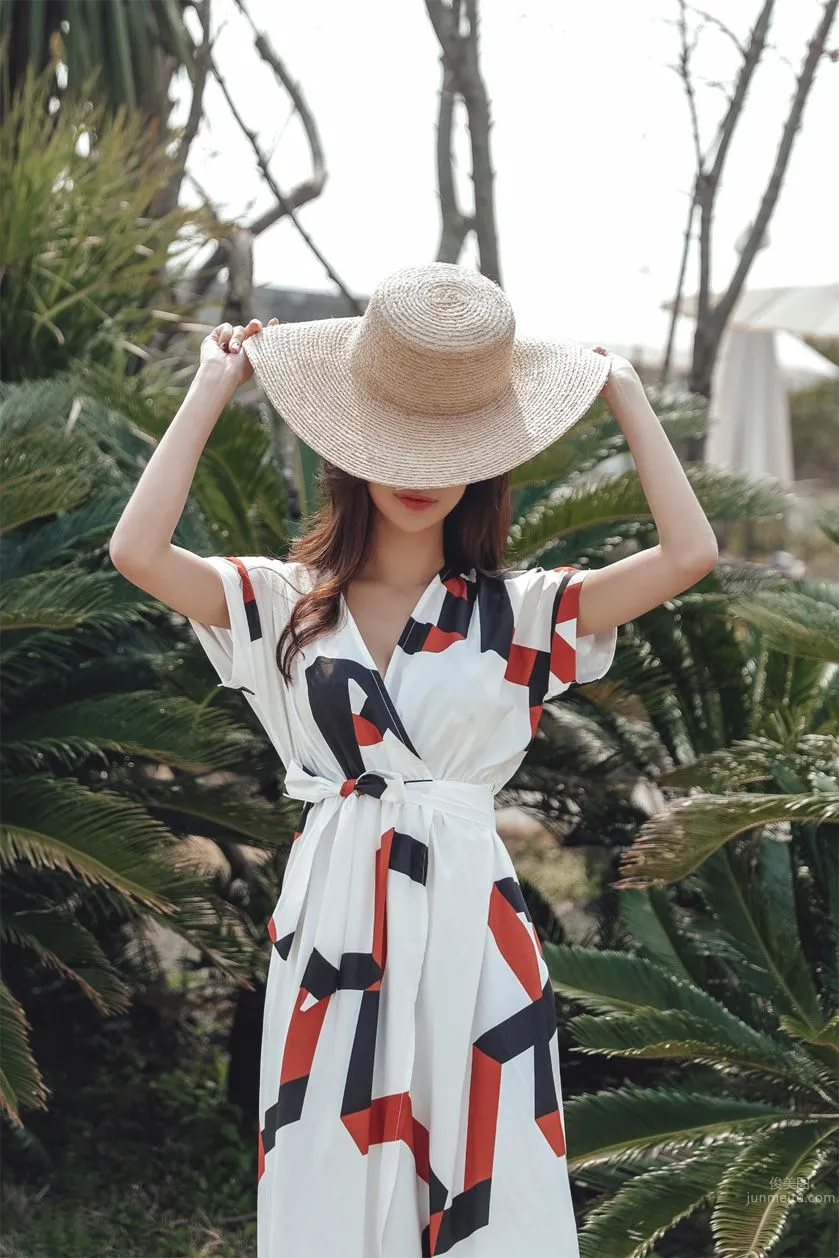 Park Da Hyun - Elegant Long Dress Photo Collage photo 58