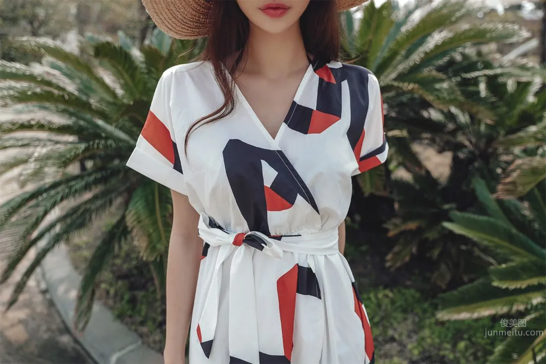 Park Da Hyun - Elegant Long Dress Photo Collage photo 64