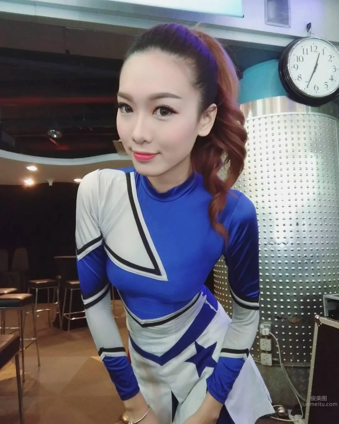 Malaysian Car Model's Domineering Selfie: Don't Mess with Me, I've Trained photo 24