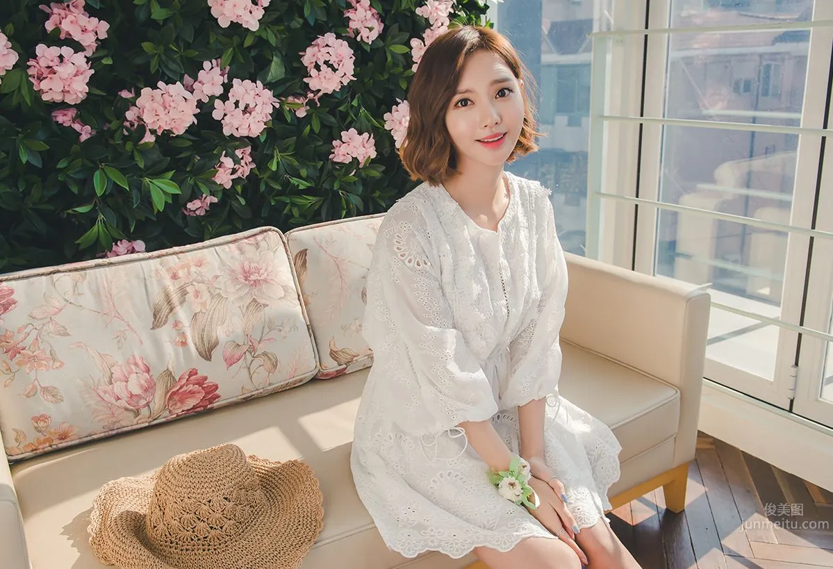 Korean Model Yeonjieun maybeach Casual Wear Series 5 photo 3