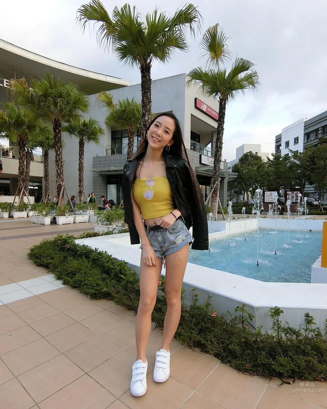 超甜美氣質正妹牙牙！治愈系外表下美背也讓人驚豔 33