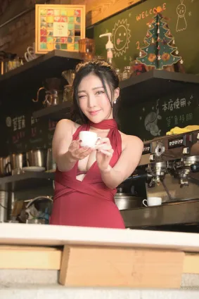 趙芸- 成熟女人寫真之汽車修理工