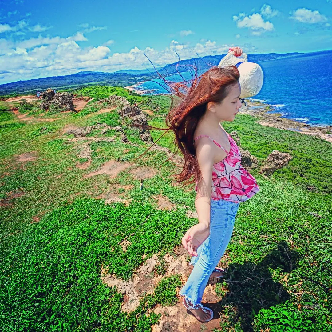 Hot Beauty Iris Huo, Alluring from a Wicked Angle photo 7