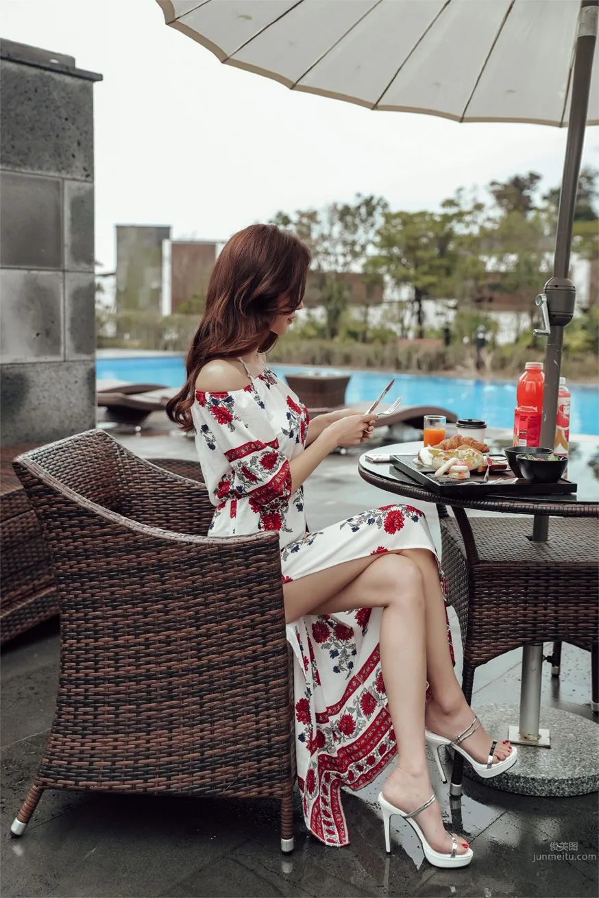 Park Da Hyun - Elegant Long Dress Photo Collage photo 57