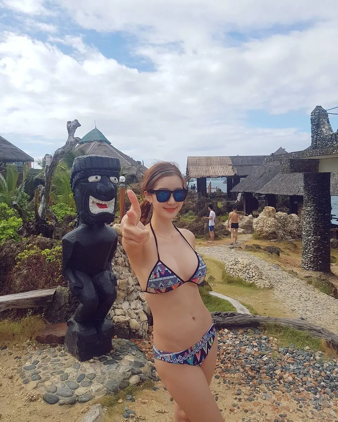 Yeseul Kim - Hot Bikini Beauty Looking Down at the Sea photo 56