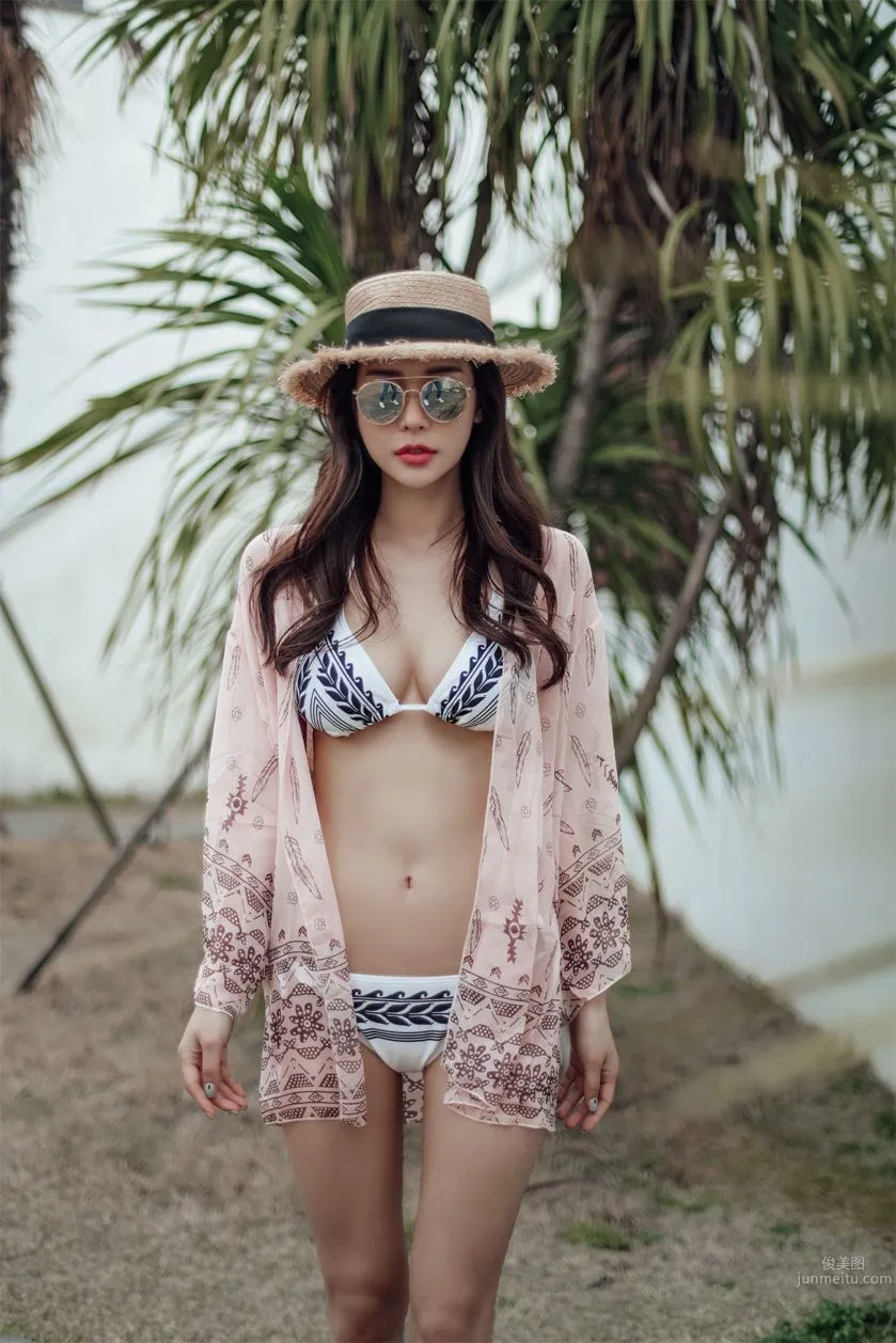 Park Da Hyun - Eranzi Bikini Series One photo 49