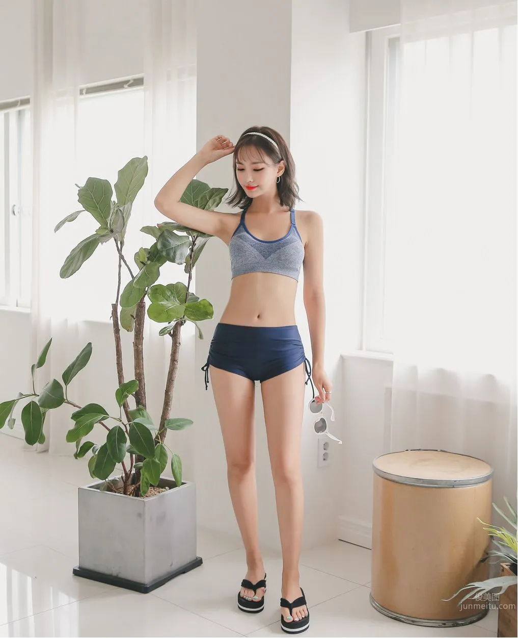 Korean Model Yeonjieun maybeach Casual Wear Series 5 photo 58