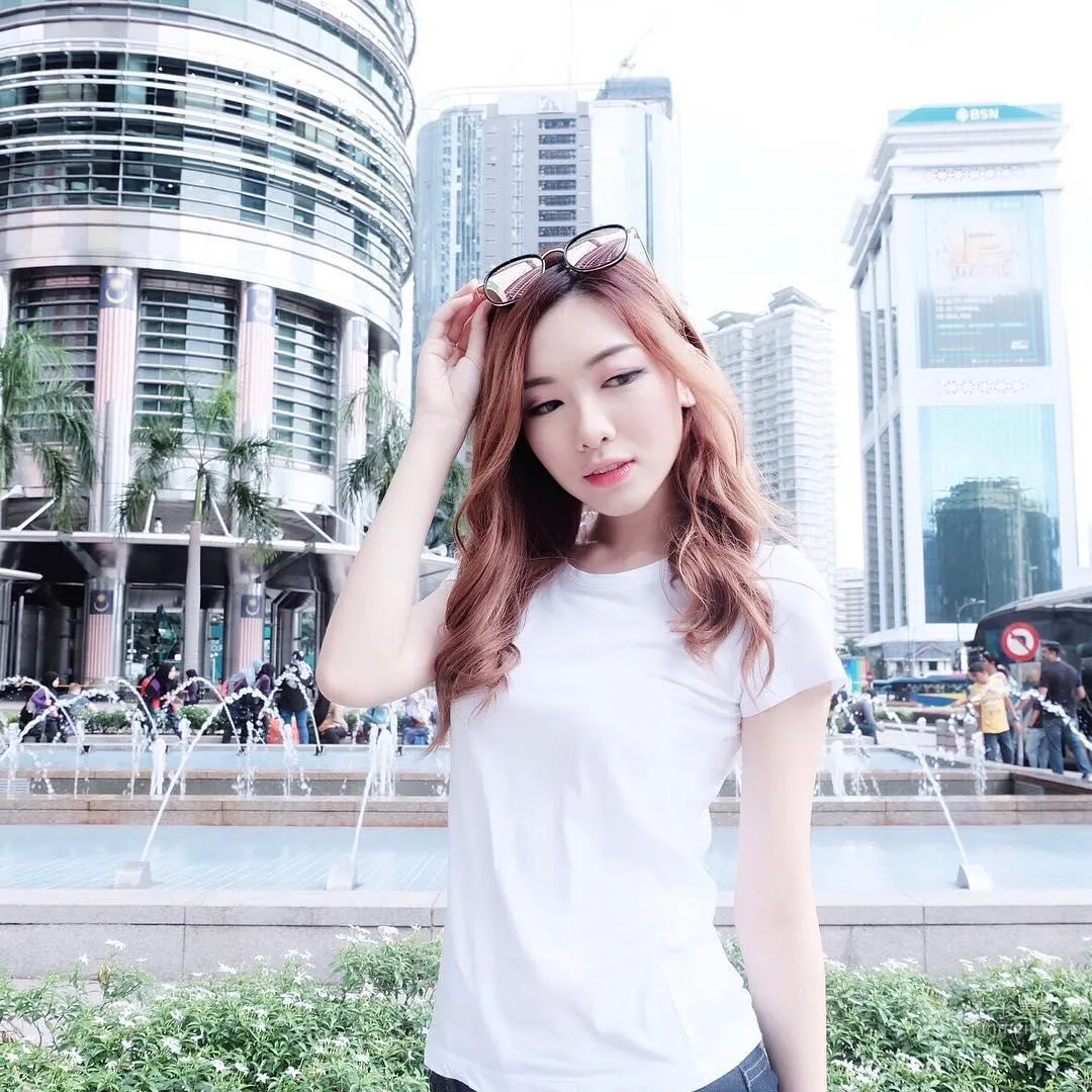 Malaysian Car Model's Domineering Selfie: Don't Mess with Me, I've Trained photo 39