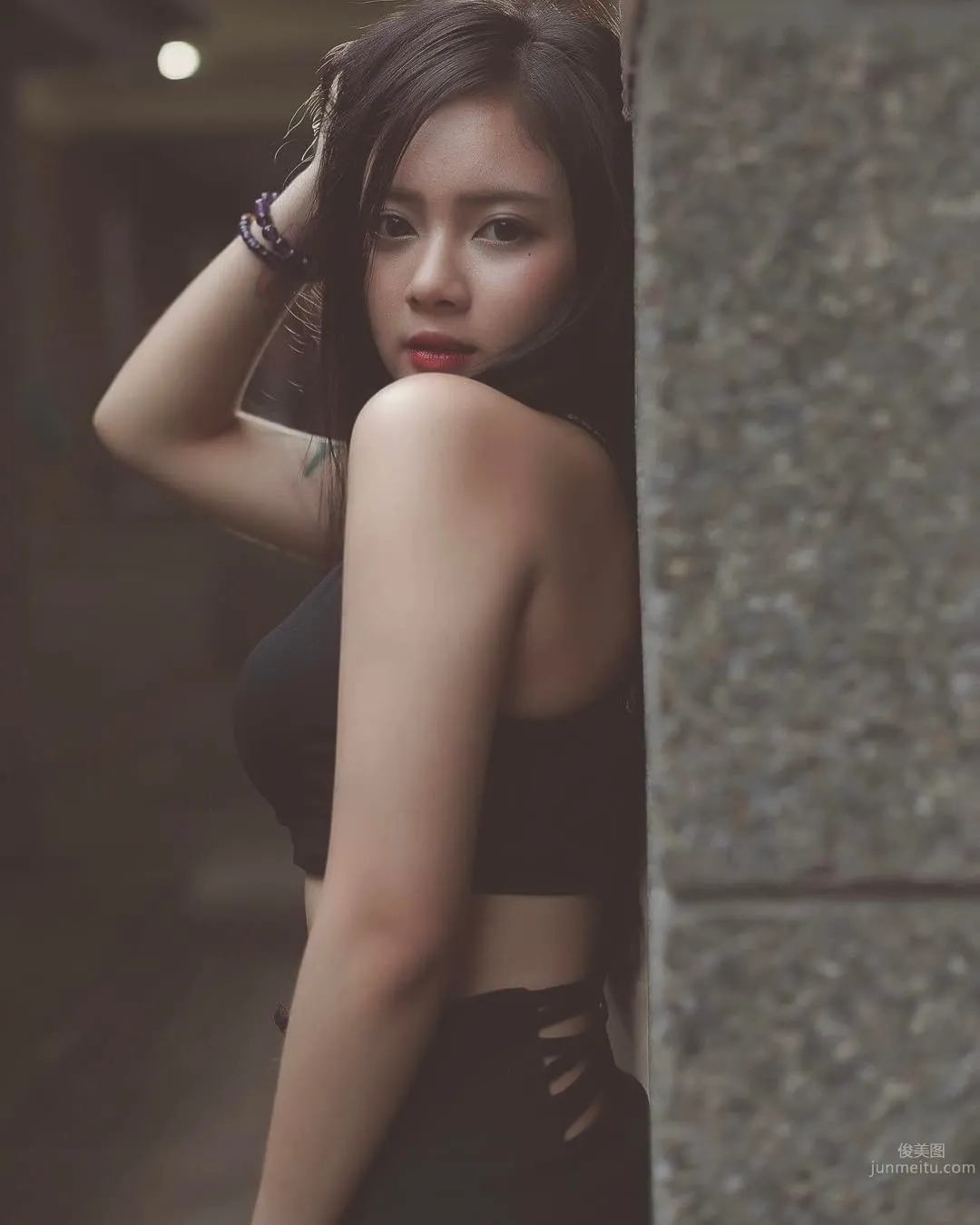 Sexy Curvy Girl Qin Qin, Petite, Cool and Handsome photo 4