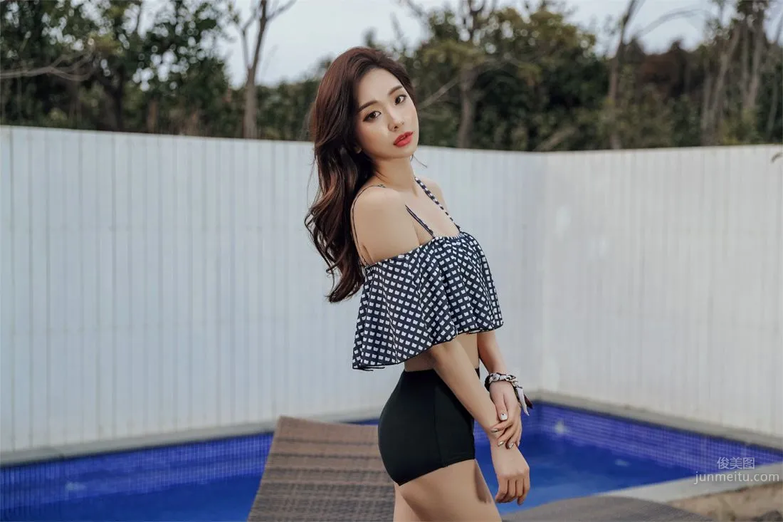 Park Da Hyun - Eranzi Bikini Series One photo 24