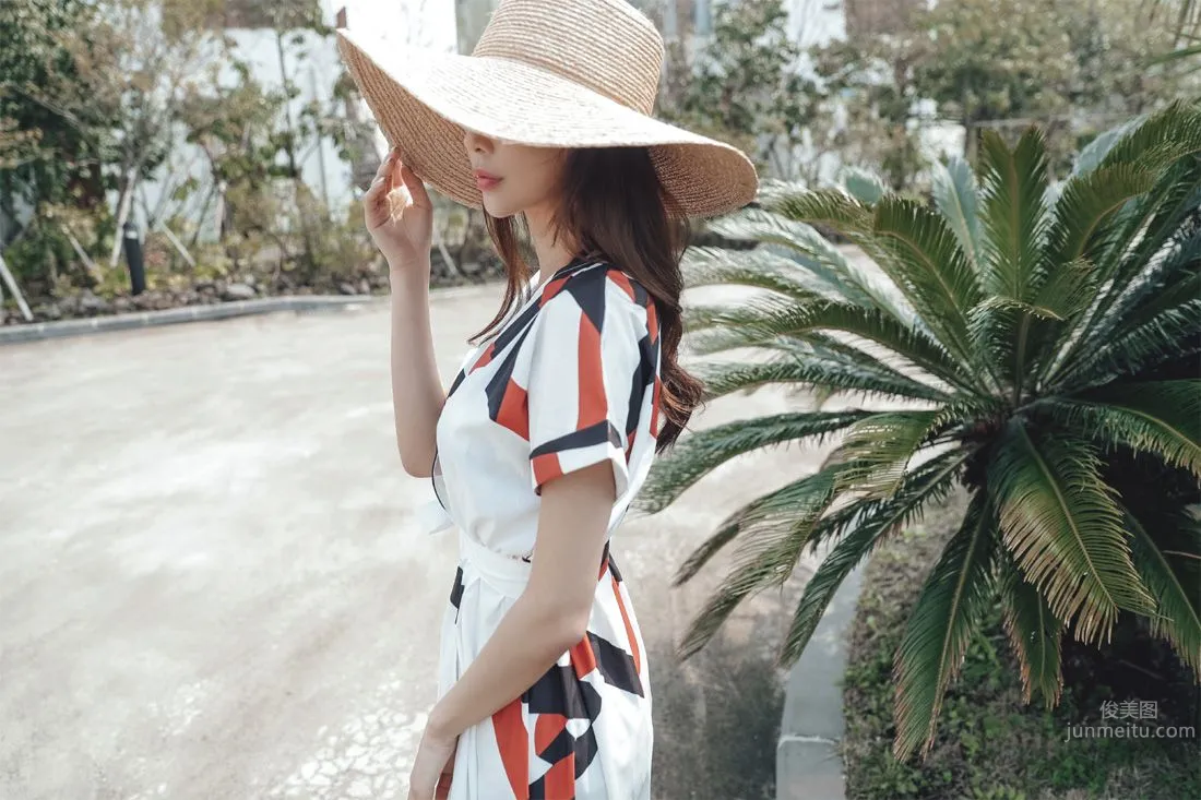 Park Da Hyun - Elegant Long Dress Photo Collage photo 60