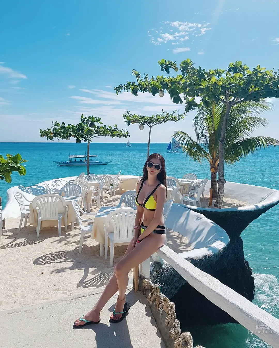 Yeseul Kim - Hot Bikini Beauty Looking Down at the Sea photo 14