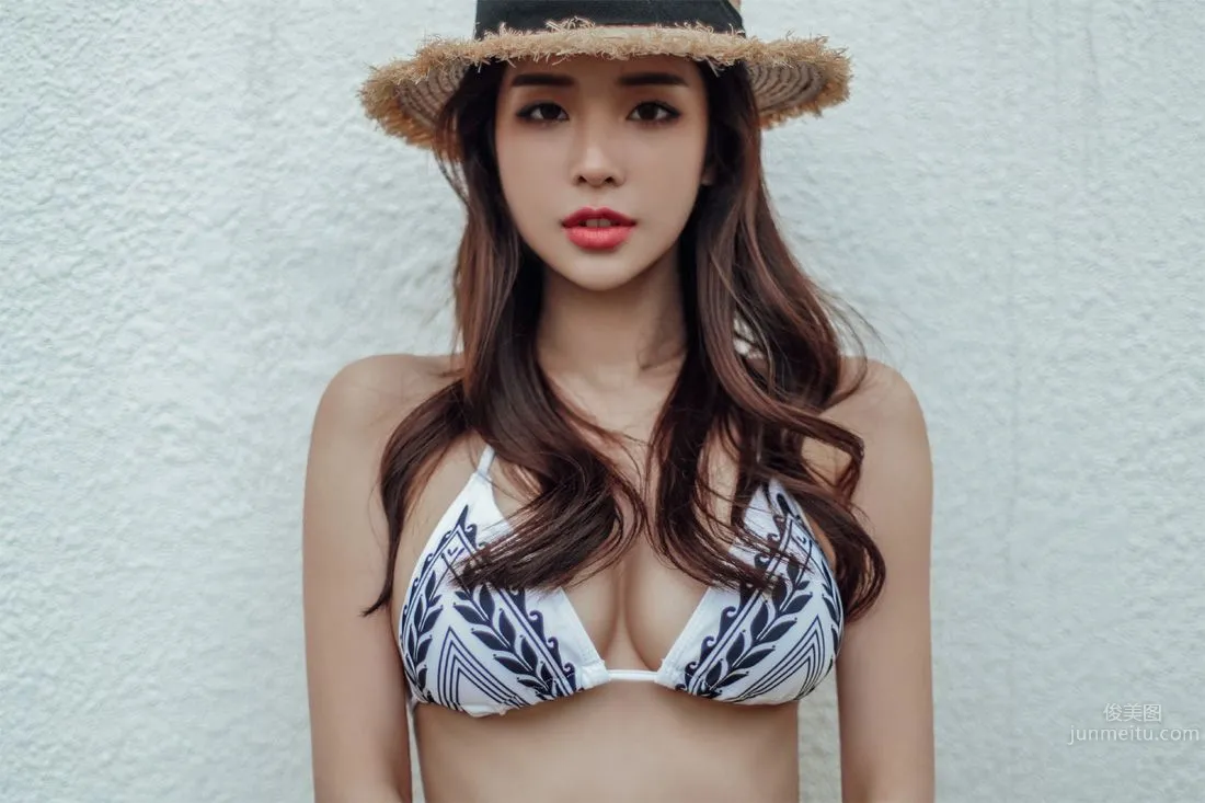 Park Da Hyun - Eranzi Bikini Series One photo 29