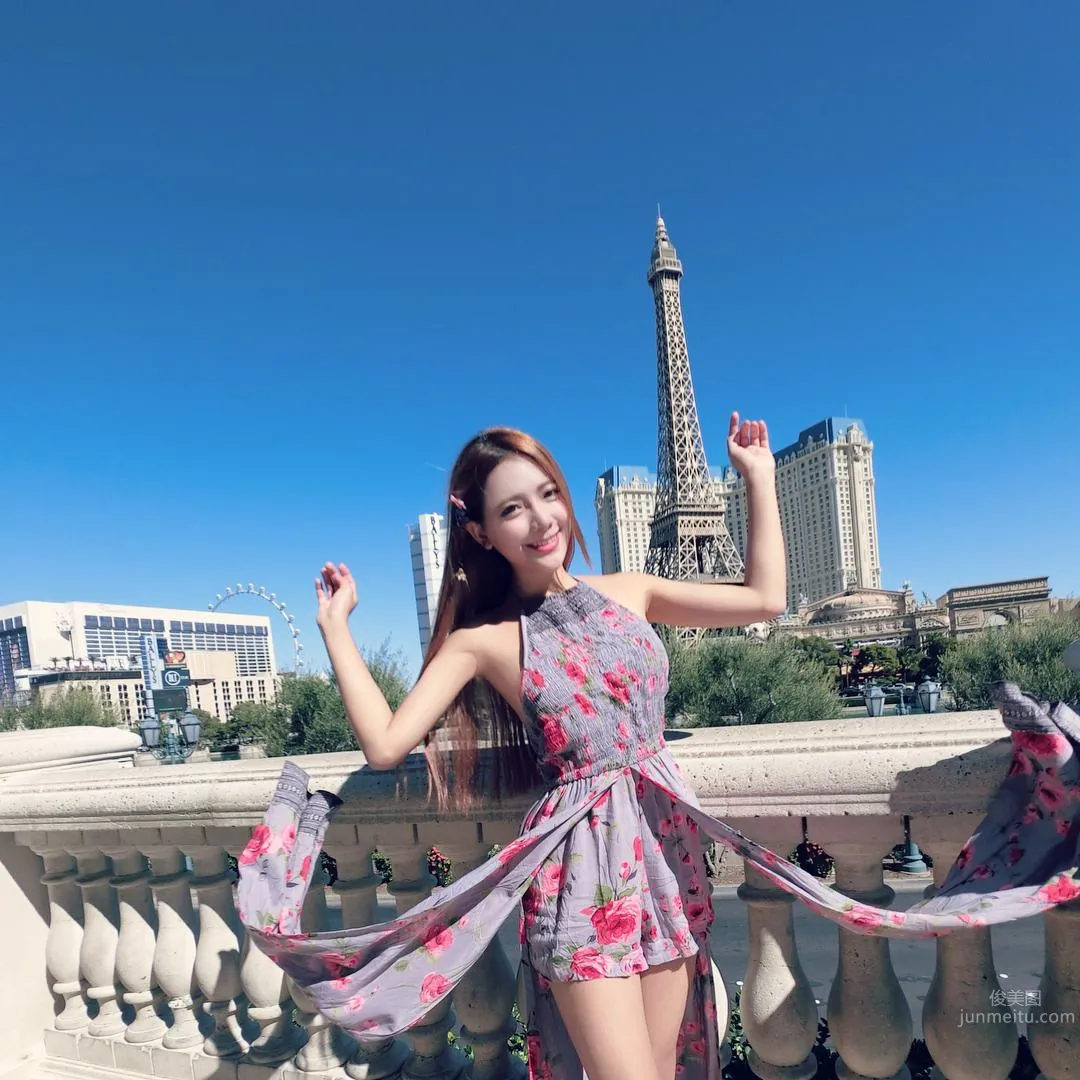 Hot Beauty Iris Huo, Alluring from a Wicked Angle photo 32