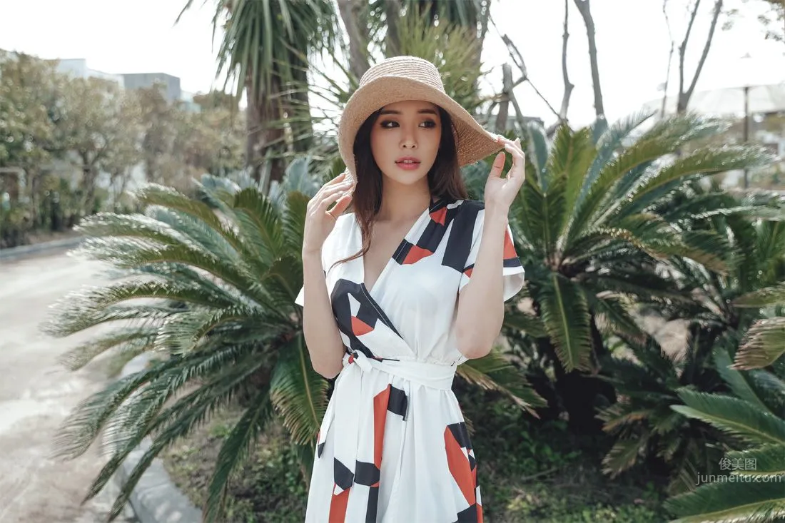 Park Da Hyun - Elegant Long Dress Photo Collage photo 76