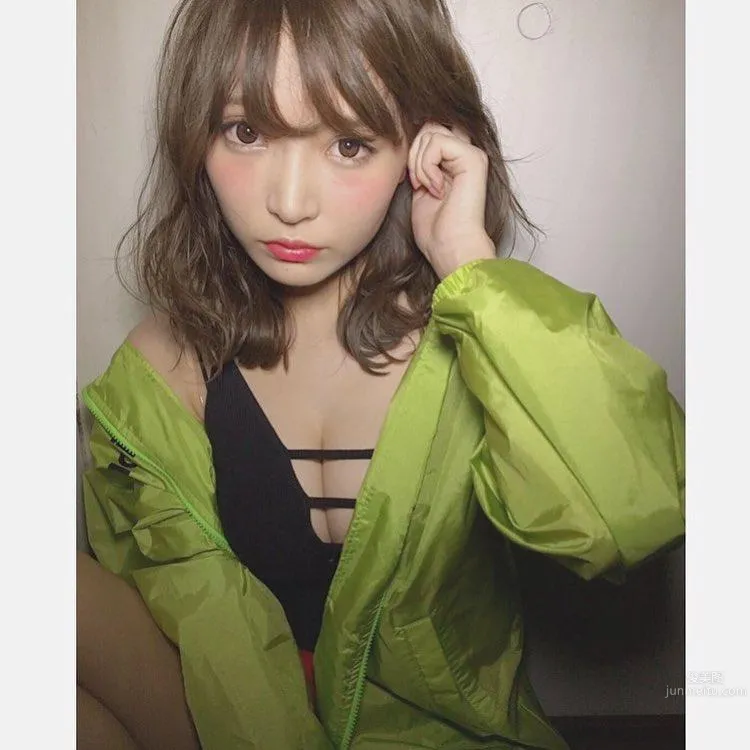 日本妹子似鳥沙也加 浴場裡驚見美若天仙 17