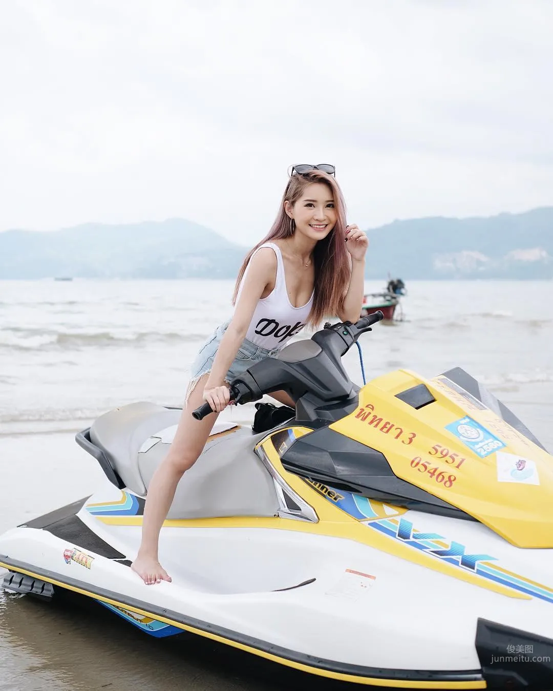 Full of Fanservice! Super High Quality Beach Girl, Great Figure and Very Tempting photo 29