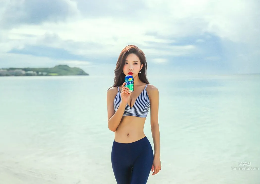 Park Soo Yeon - 2017 Swimwear Series Collection One photo 80