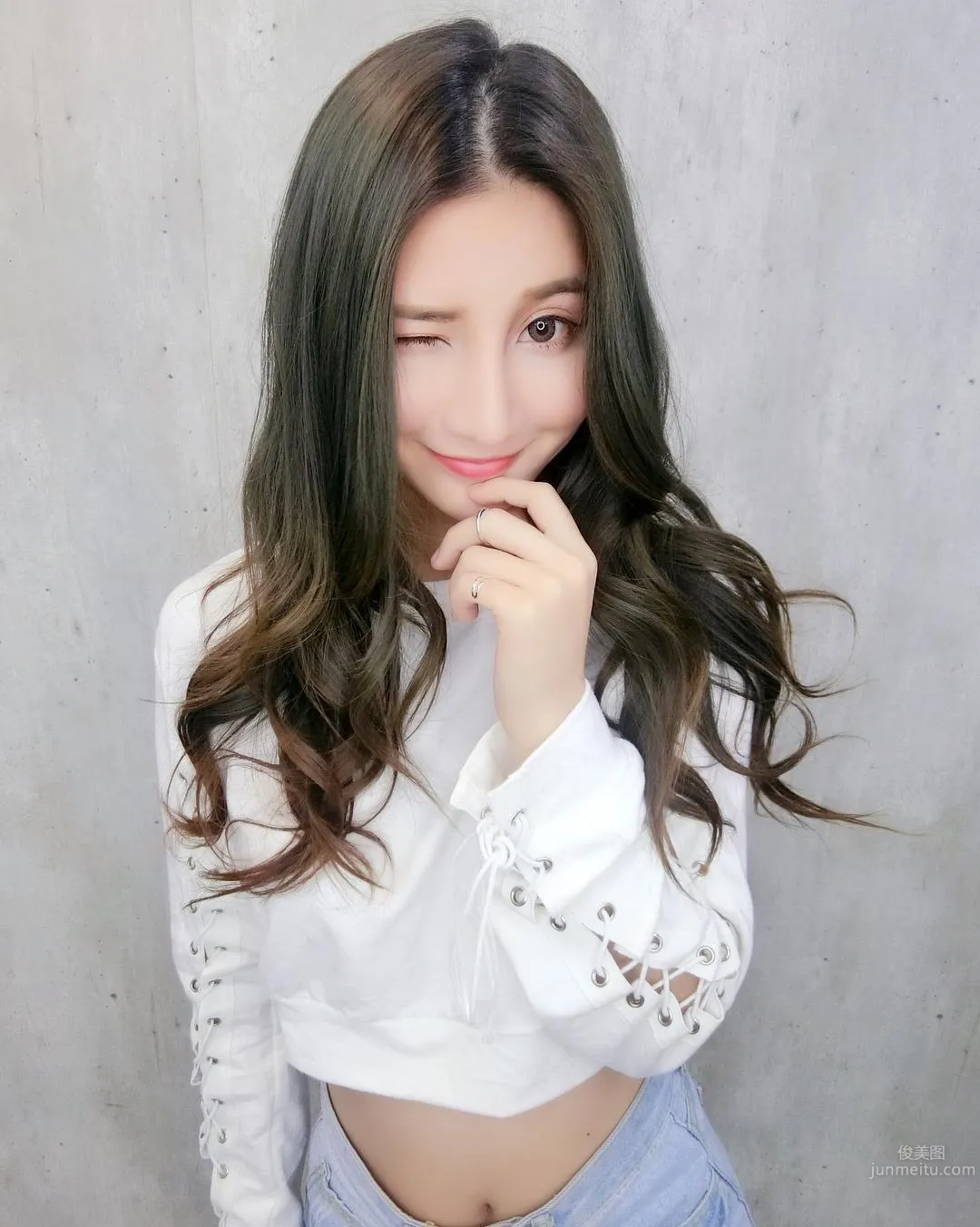 Lin Peiting: Photo Set 2024 photo 39
