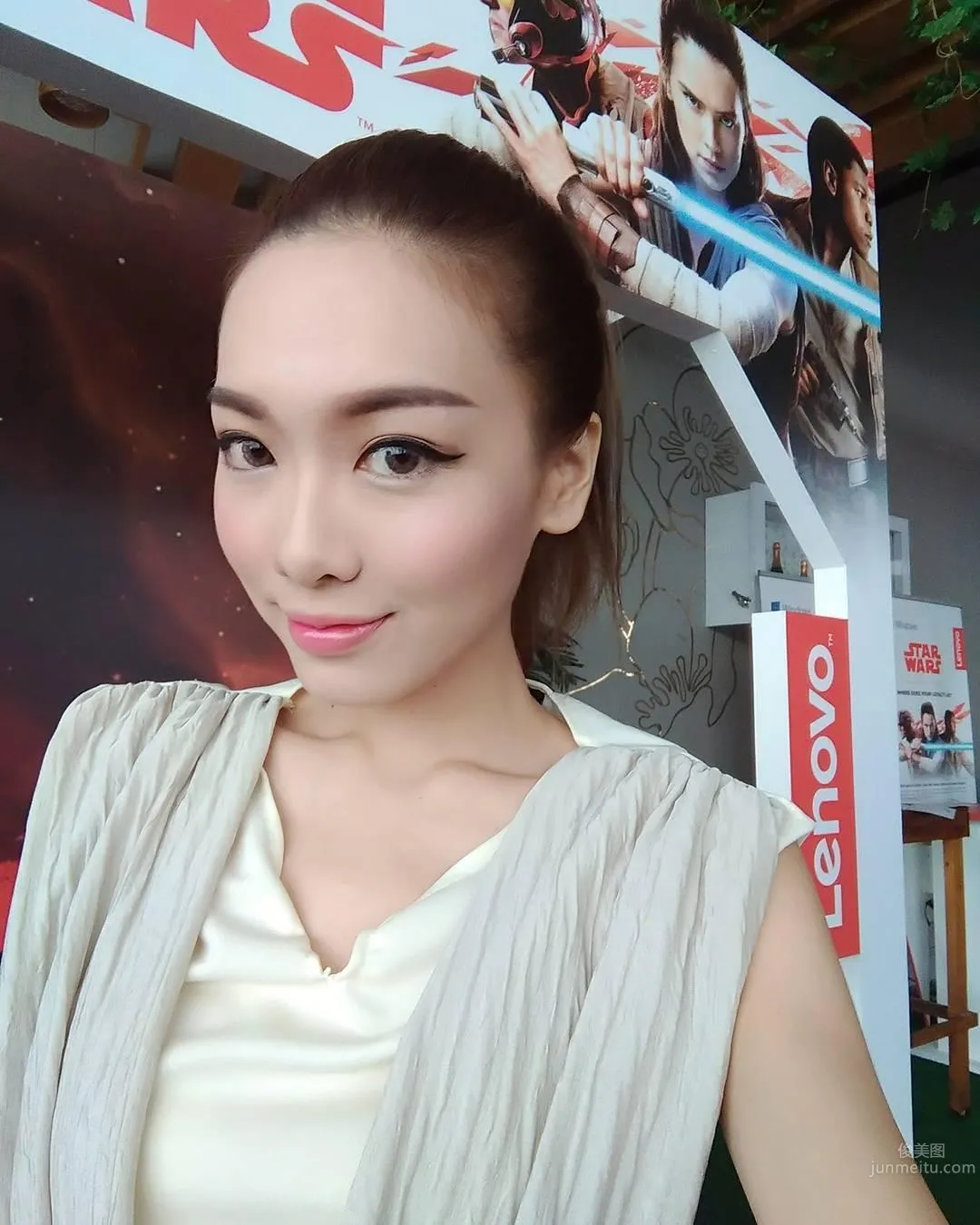 Malaysian Car Model's Domineering Selfie: Don't Mess with Me, I've Trained photo 50