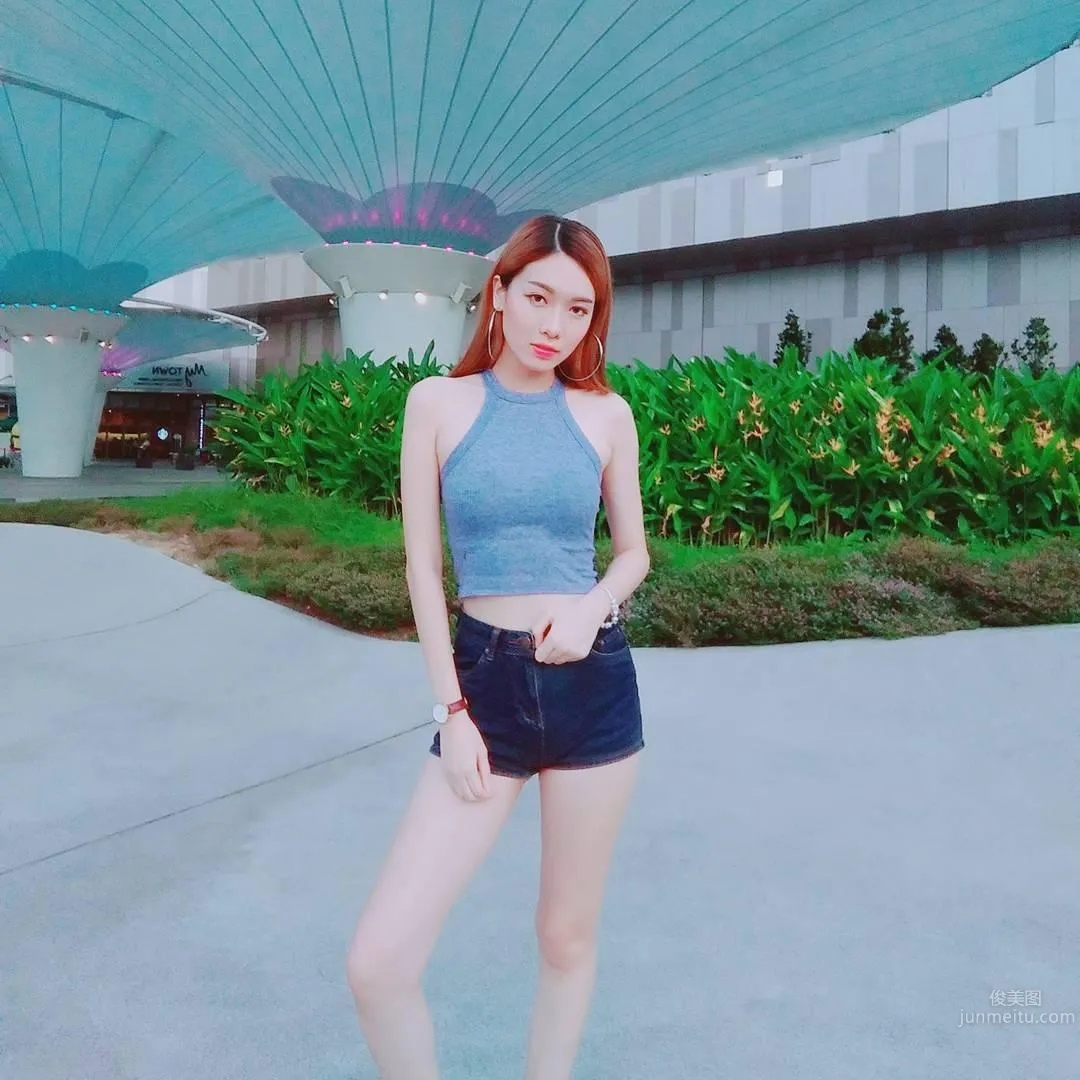 Malaysian Car Model's Domineering Selfie: Don't Mess with Me, I've Trained photo 32