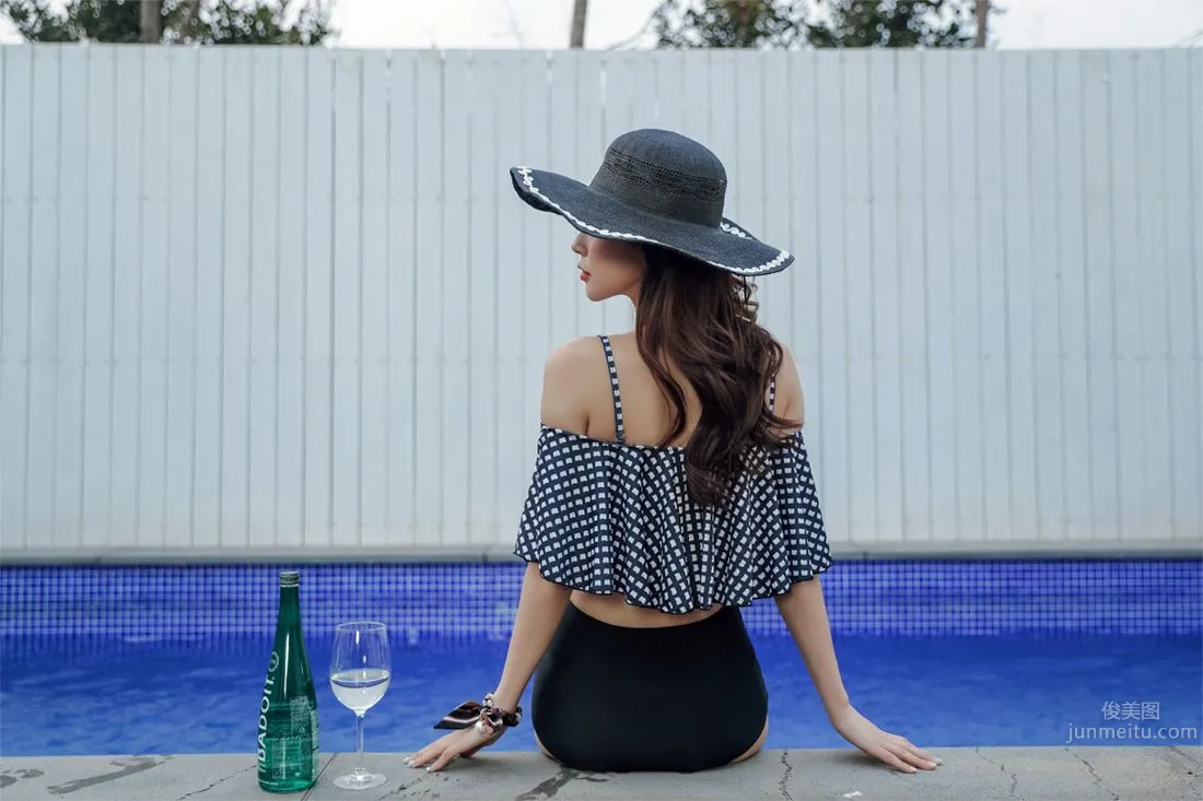 Park Da Hyun - Eranzi Bikini Series One photo 19