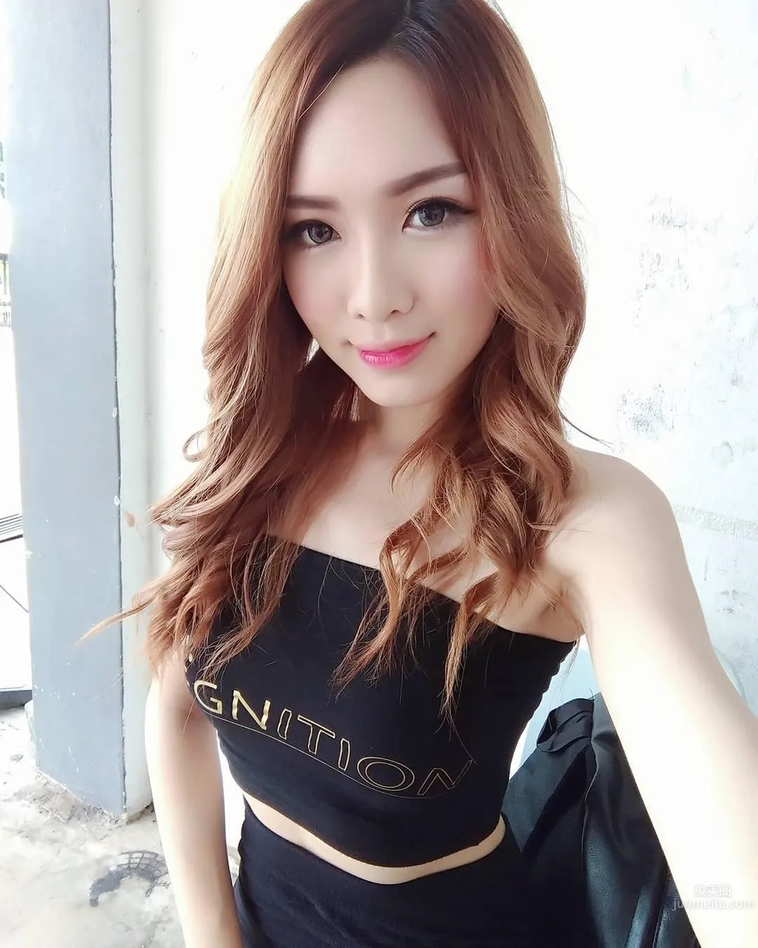 Malaysian Car Model's Domineering Selfie: Don't Mess with Me, I've Trained photo 40