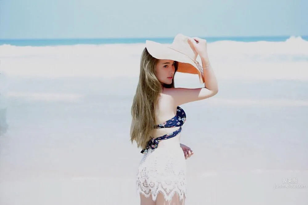 Malaysia Top Beauty Lena Mia, Loves Travel, Loves Life photo 2