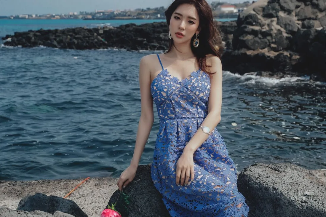 Park Da Hyun - Elegant Long Dress Photo Collage photo 39
