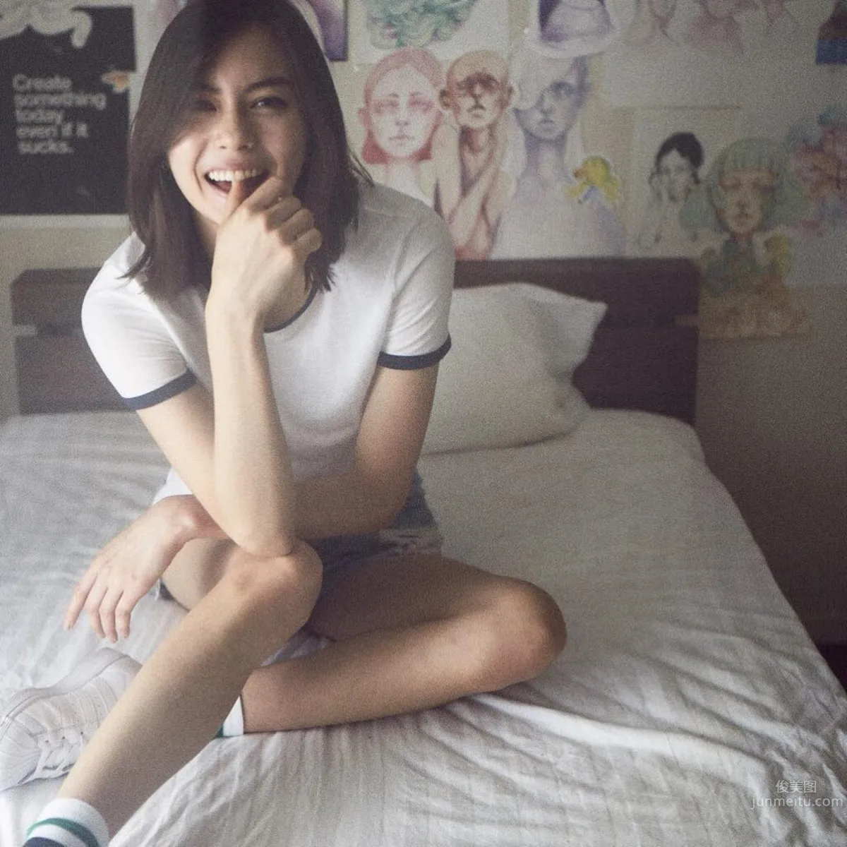 Chinese-American Mixed Blood Lauren Tsai, Full of Energy Retro Vibe photo 40
