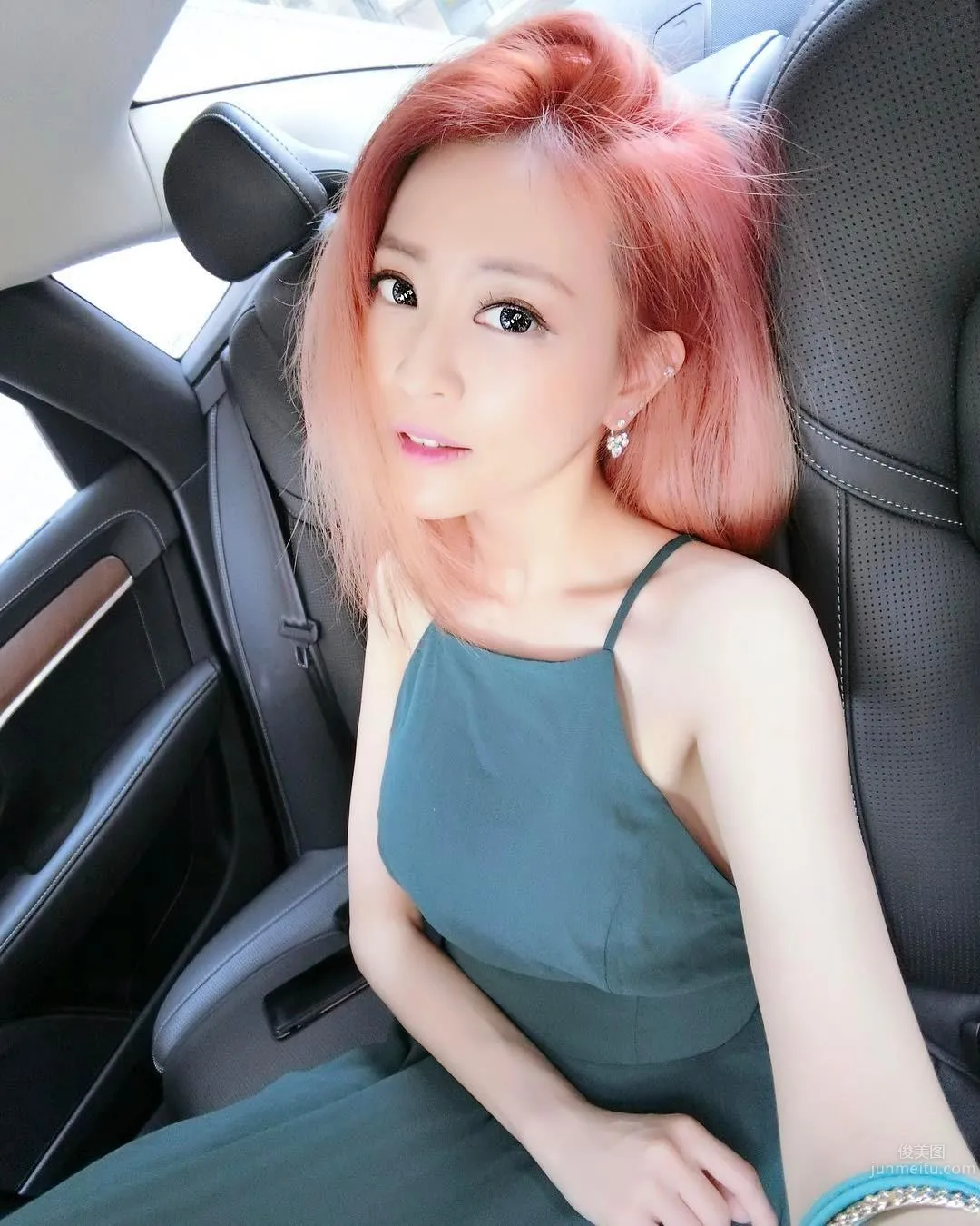Lucy倪千淩- 氣質正妹各種套裝好銷魂 24
