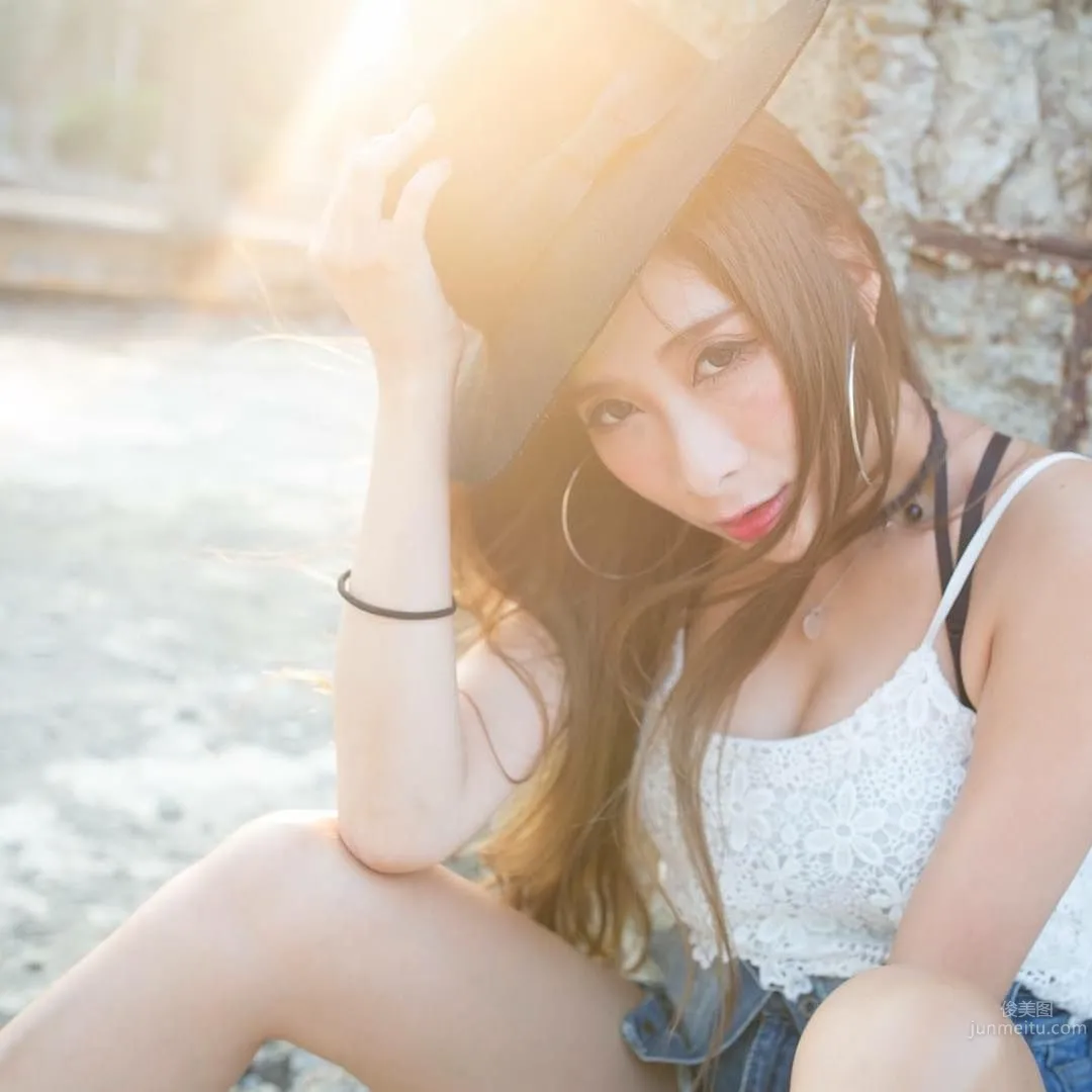 Lanlan Doris, Sexy Smoldering Little Wildcat photo 15