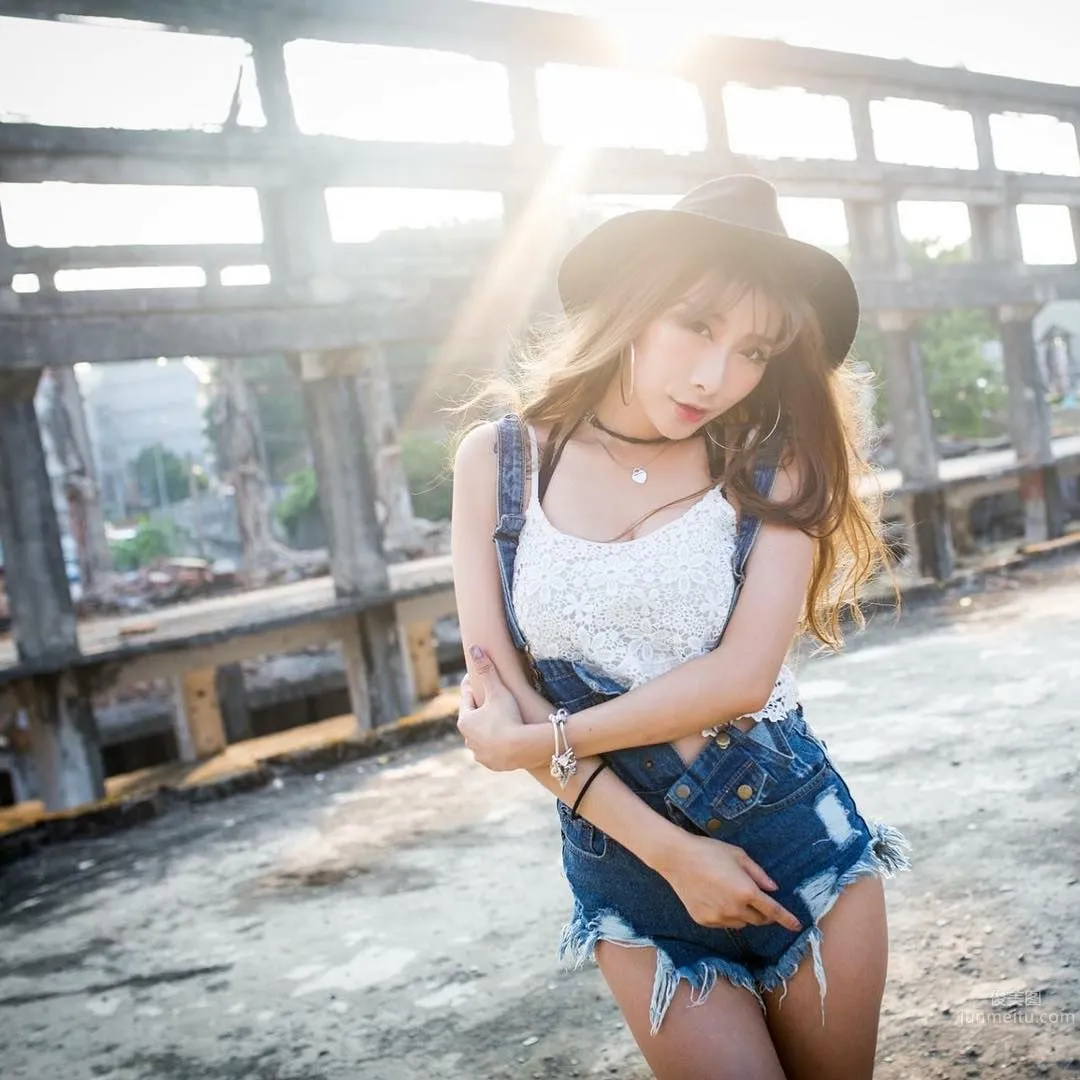 Lanlan Doris, Sexy Smoldering Little Wildcat photo 19