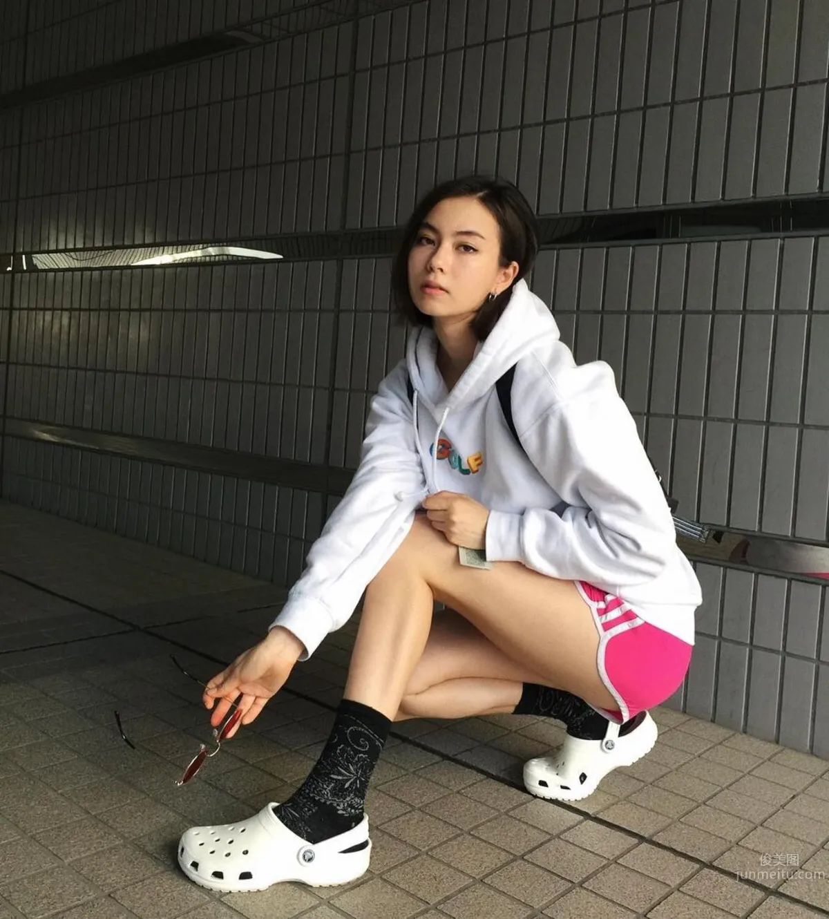 Chinese-American Mixed Blood Lauren Tsai, Full of Energy Retro Vibe photo 38